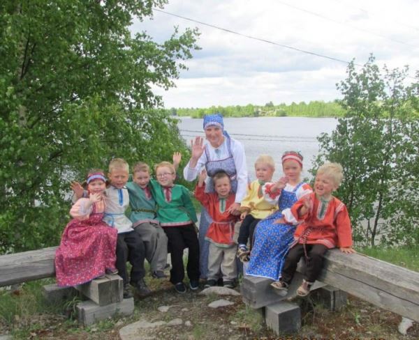 
				Уязвимое культурное наследие: как сохранить языки коренных народов России?	